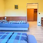 Hotel Voor 2 Gasten Op De Begane Grond 33-4 *