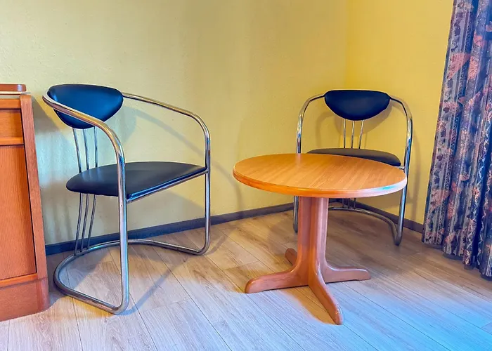 Отель Voor 2 Gasten Op De Begane Grond 33-4 *